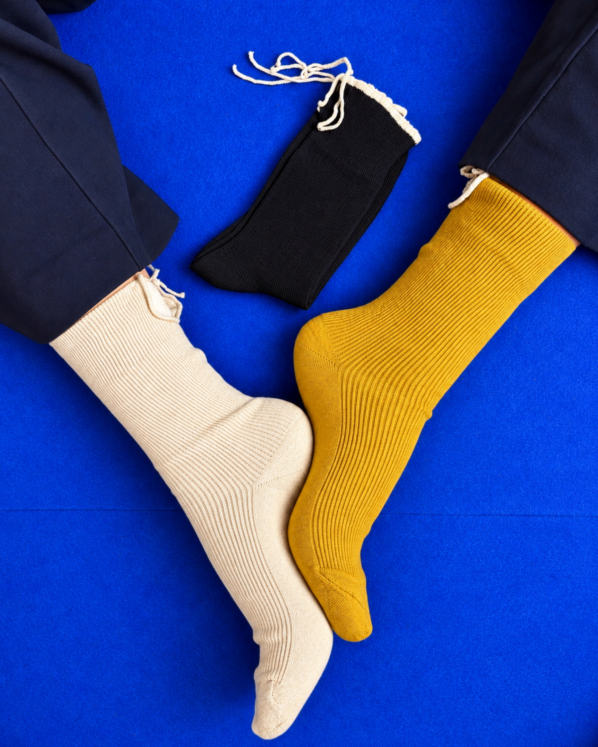 THE IN-BETWEEN SET OF 3 SOCKS