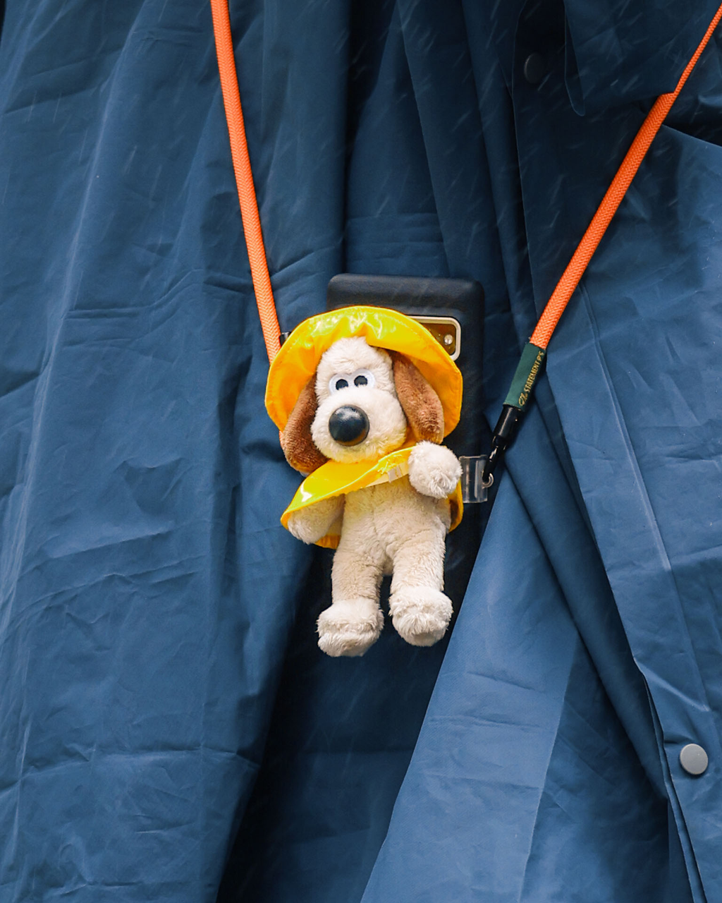 GROMIT 'S ICONIC RAINCOAT