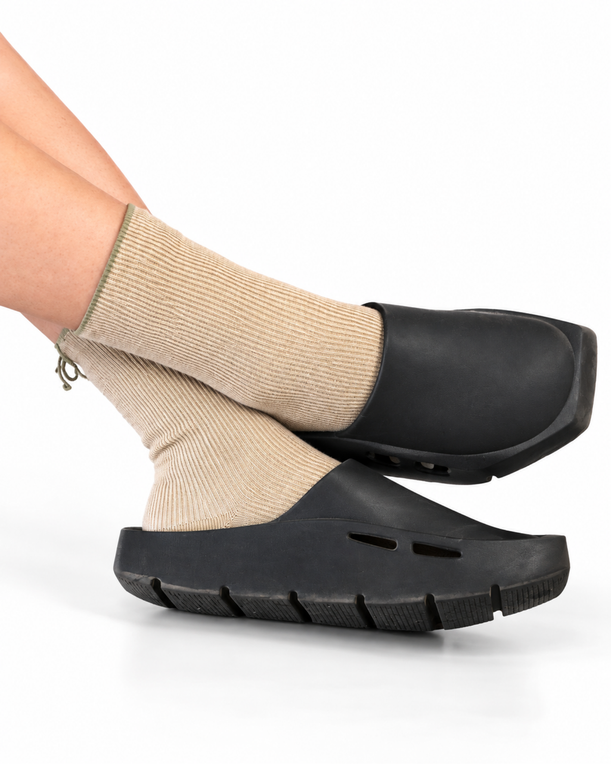 THE IN-BETWEEN SET OF 3 SOCKS
